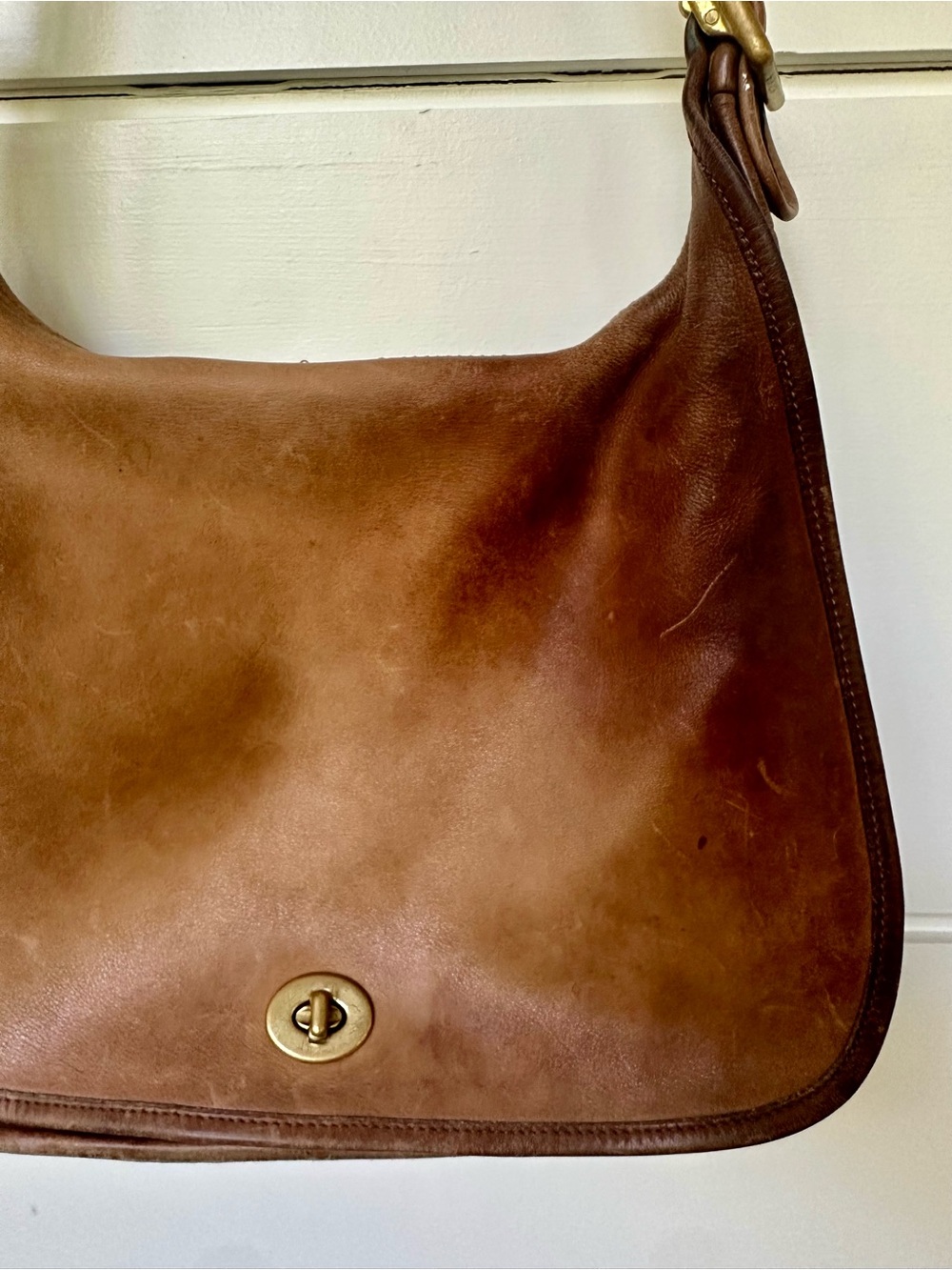 Vintage Legacy Coach 9718 Brown Leather Shoulder Bag with Gold-Tone Turn Lock